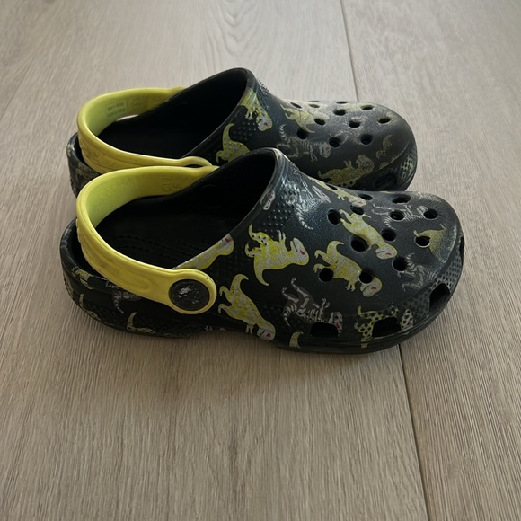 Dinosaur Crocs boys size 10 - Picture 4 of 5